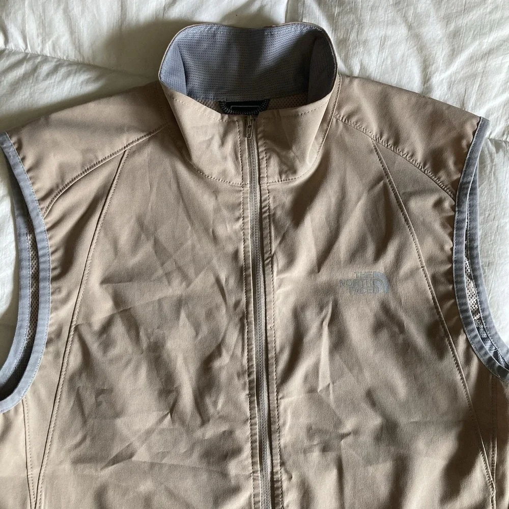The North Face Lightweight Full Zip Vest Mens S Dune Beige Tan Vented Travel EUC